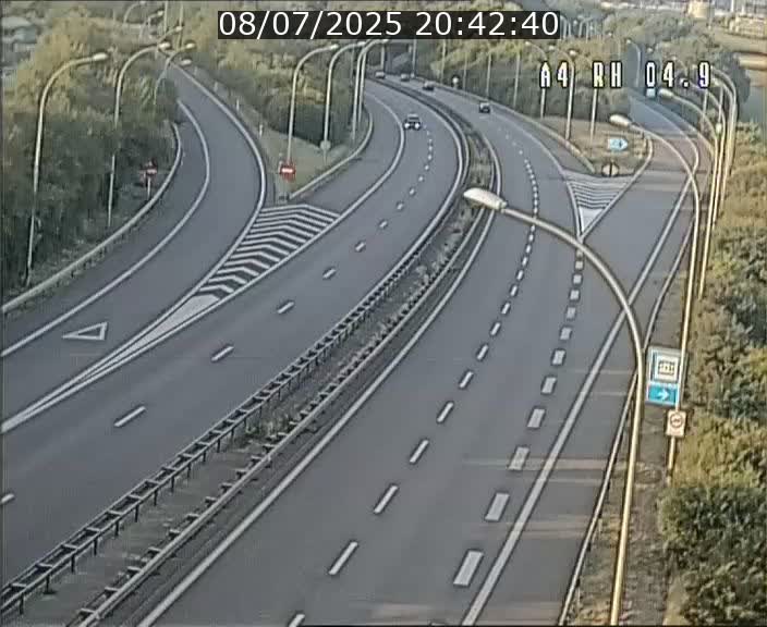 Traffic live webcam Luxembourg Leudelange - A4 - BK 4.9 - direction Luxembourg