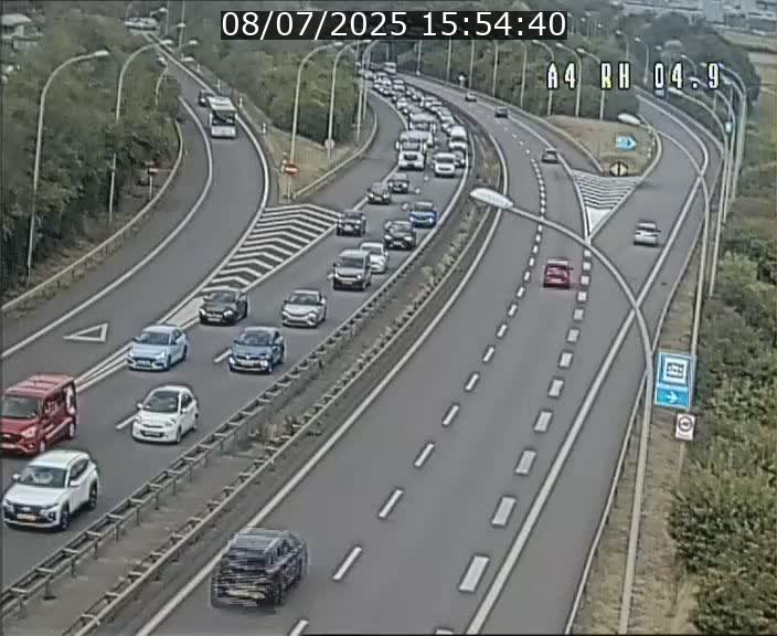 Traffic live webcam Luxembourg Leudelange - A4 - BK 4.9 - direction Luxembourg