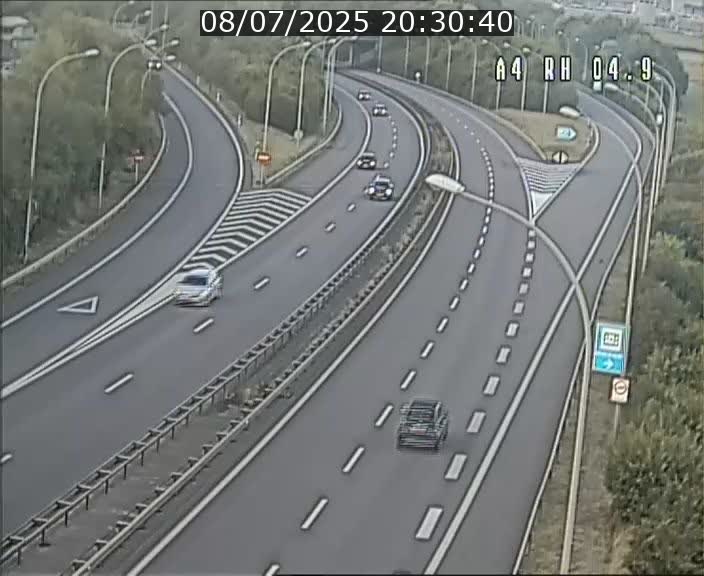Traffic live webcam Luxembourg Leudelange - A4 - BK 4.9 - direction Luxembourg