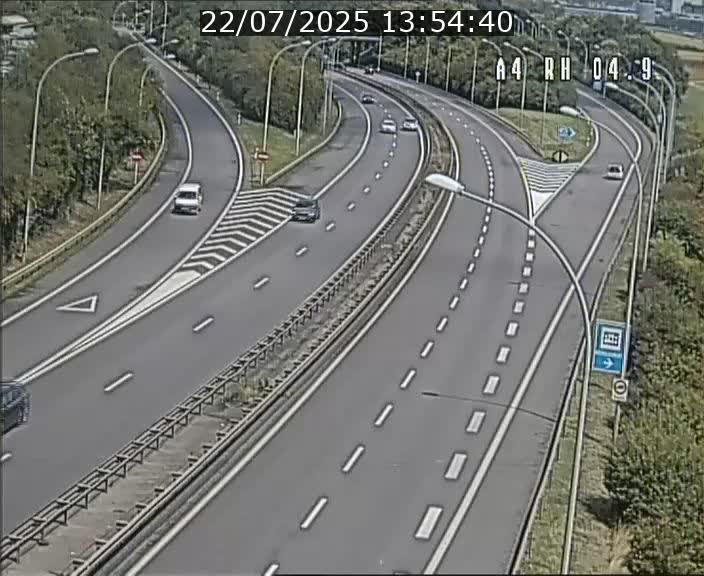 Traffic live webcam Luxembourg Leudelange - A4 - BK 4.9 - direction Luxembourg