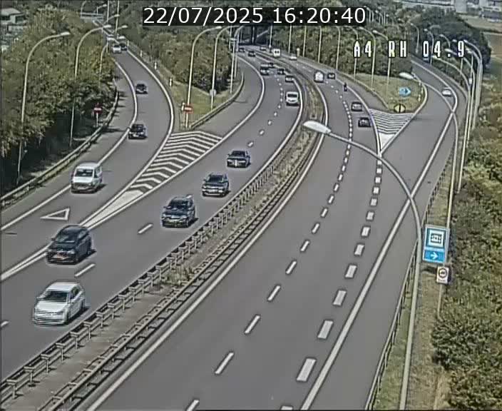Traffic live webcam Luxembourg Leudelange - A4 - BK 4.9 - direction Luxembourg
