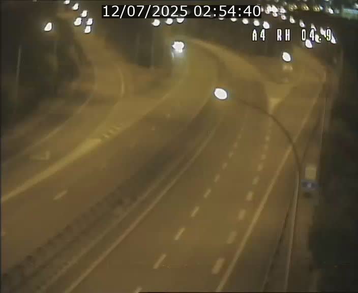 Traffic live webcam Luxembourg Leudelange - A4 - BK 4.9 - direction Luxembourg