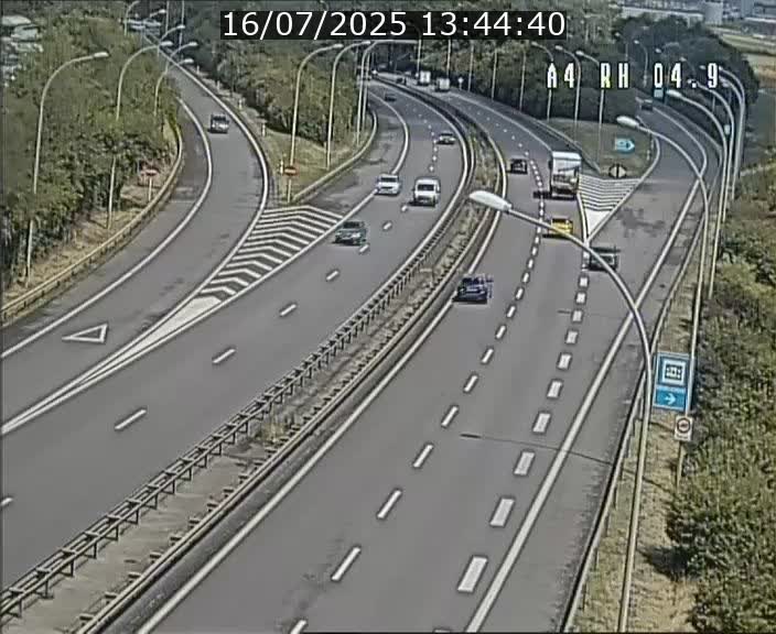 Traffic live webcam Luxembourg Leudelange - A4 - BK 4.9 - direction Luxembourg