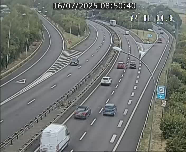 Traffic live webcam Luxembourg Leudelange - A4 - BK 4.9 - direction Luxembourg