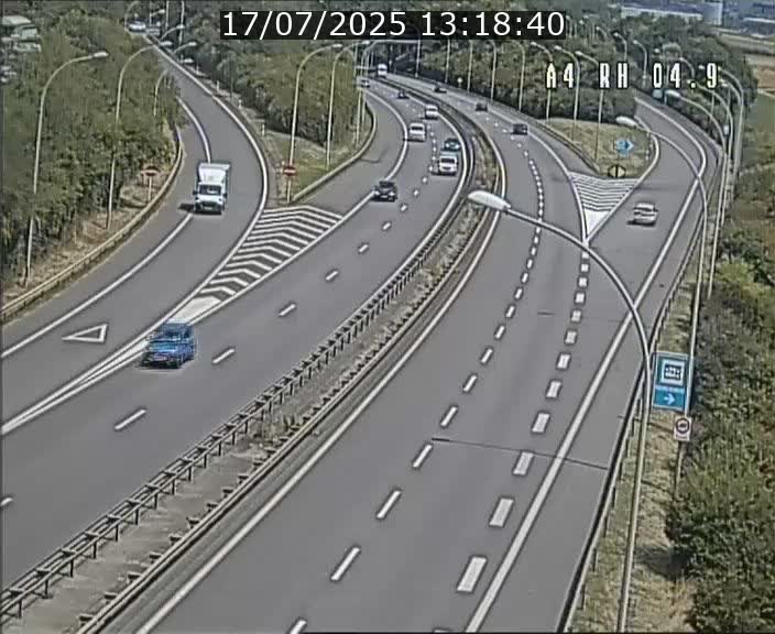 Traffic live webcam Luxembourg Leudelange - A4 - BK 4.9 - direction Luxembourg