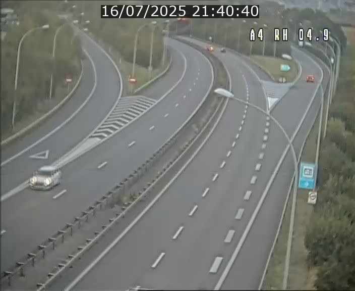 Traffic live webcam Luxembourg Leudelange - A4 - BK 4.9 - direction Luxembourg