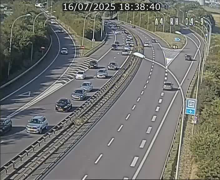 Traffic live webcam Luxembourg Leudelange - A4 - BK 4.9 - direction Luxembourg
