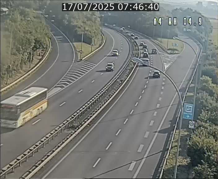 Traffic live webcam Luxembourg Leudelange - A4 - BK 4.9 - direction Luxembourg