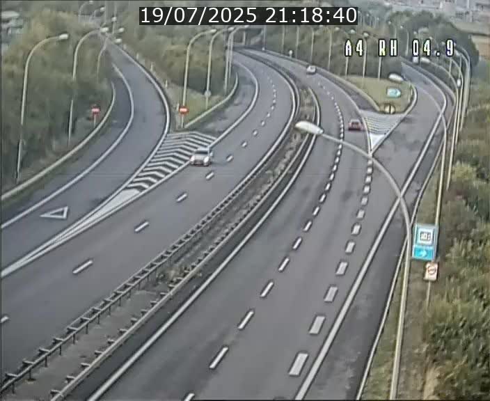 Traffic live webcam Luxembourg Leudelange - A4 - BK 4.9 - direction Luxembourg