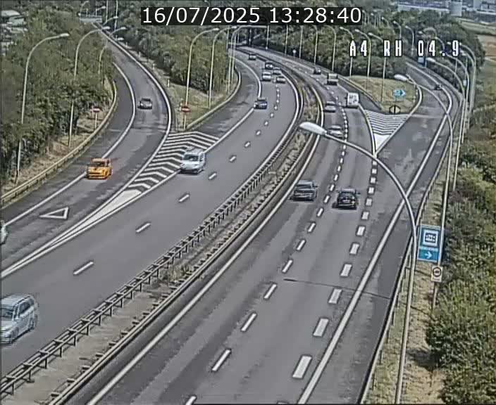 Traffic live webcam Luxembourg Leudelange - A4 - BK 4.9 - direction Luxembourg