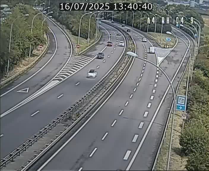 Traffic live webcam Luxembourg Leudelange - A4 - BK 4.9 - direction Luxembourg