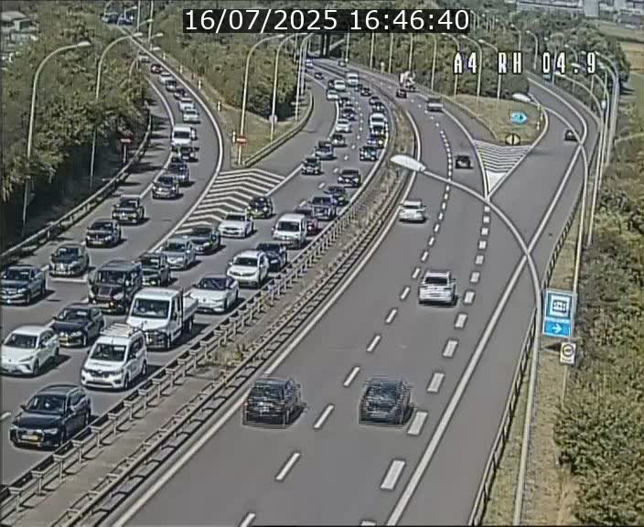 Traffic live webcam Luxembourg Leudelange - A4 - BK 4.9 - direction Luxembourg