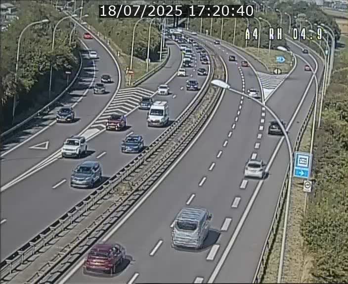 Traffic live webcam Luxembourg Leudelange - A4 - BK 4.9 - direction Luxembourg
