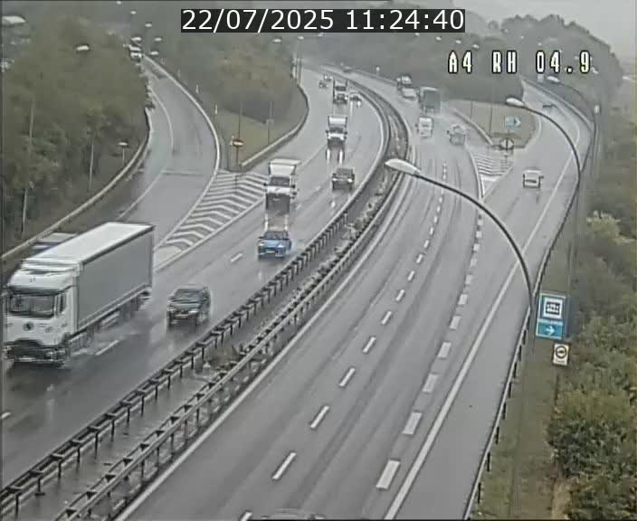 Traffic live webcam Luxembourg Leudelange - A4 - BK 4.9 - direction Luxembourg