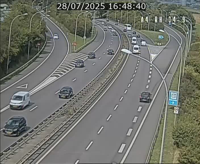 Traffic live webcam Luxembourg Leudelange - A4 - BK 4.9 - direction Luxembourg