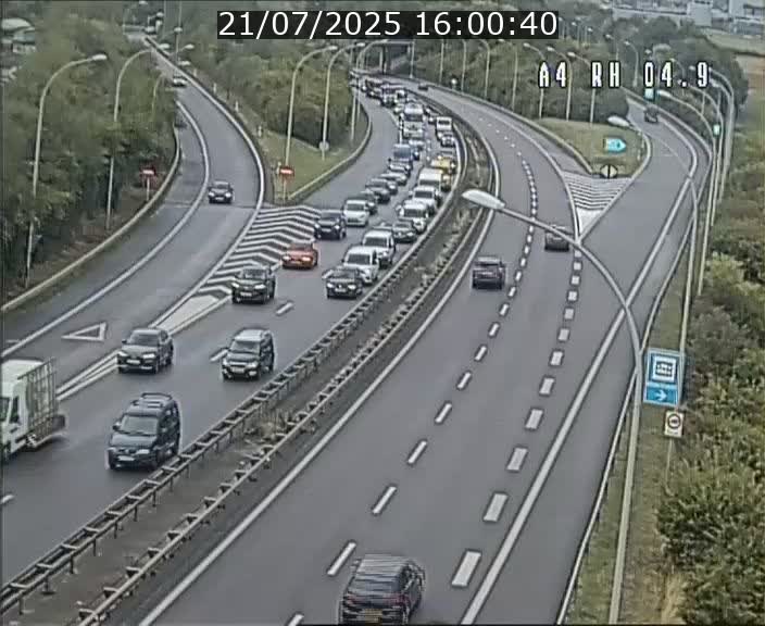 Traffic live webcam Luxembourg Leudelange - A4 - BK 4.9 - direction Luxembourg