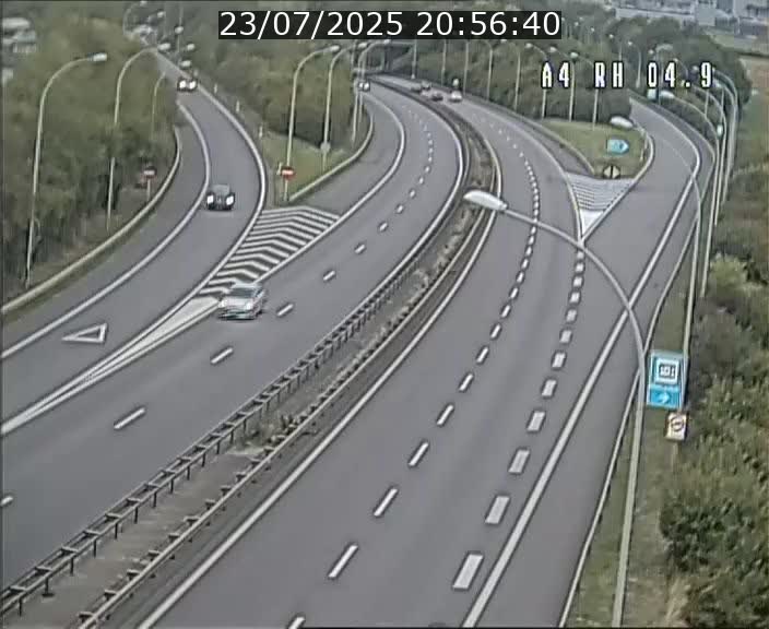 Traffic live webcam Luxembourg Leudelange - A4 - BK 4.9 - direction Luxembourg