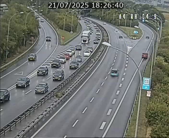 Traffic live webcam Luxembourg Leudelange - A4 - BK 4.9 - direction Luxembourg