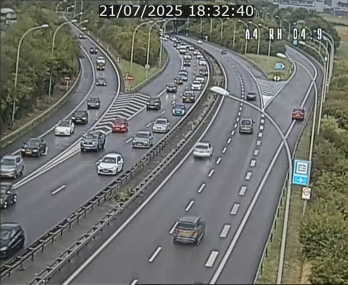 Traffic live webcam Luxembourg Leudelange - A4 - BK 4.9 - direction Luxembourg
