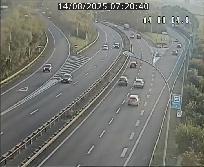 Traffic live webcam Luxembourg Leudelange - A4 - BK 4.9 - direction Luxembourg