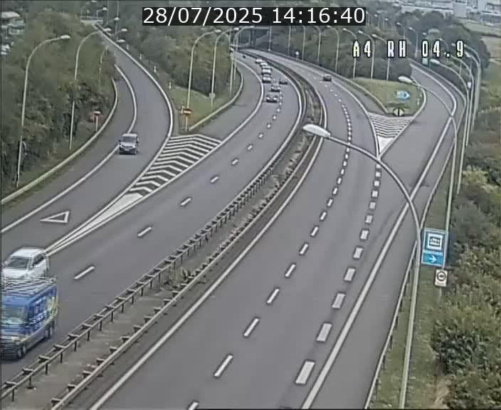 Traffic live webcam Luxembourg Leudelange - A4 - BK 4.9 - direction Luxembourg