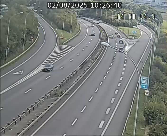 Traffic live webcam Luxembourg Leudelange - A4 - BK 4.9 - direction Luxembourg