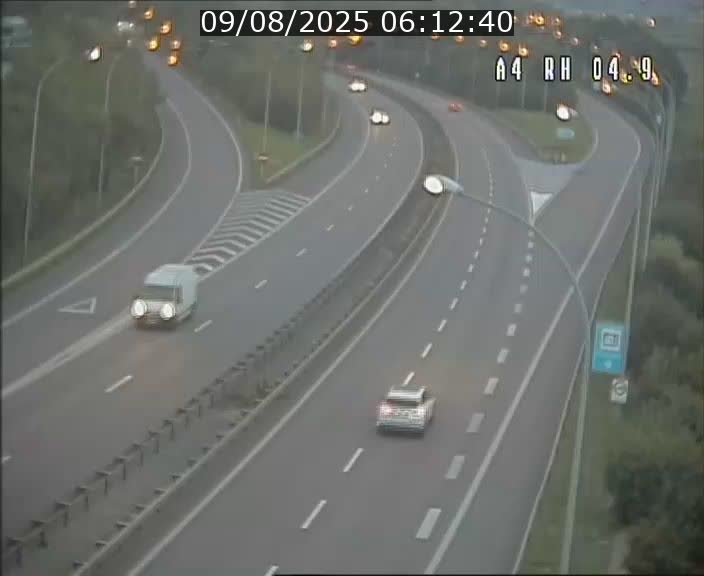 Traffic live webcam Luxembourg Leudelange - A4 - BK 4.9 - direction Luxembourg