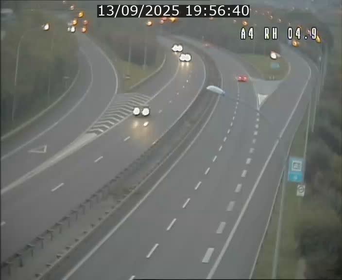 Traffic live webcam Luxembourg Leudelange - A4 - BK 4.9 - direction Luxembourg