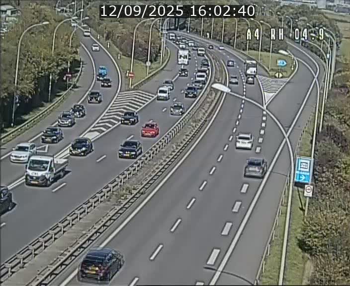 Traffic live webcam Luxembourg Leudelange - A4 - BK 4.9 - direction Luxembourg