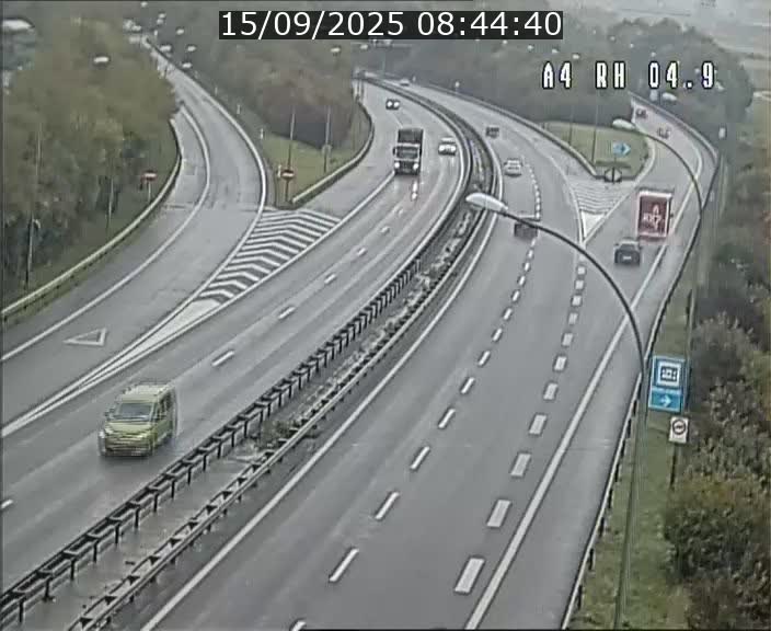 Traffic live webcam Luxembourg Leudelange - A4 - BK 4.9 - direction Luxembourg