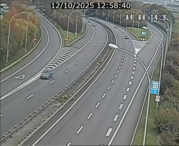 Traffic live webcam Luxembourg Leudelange - A4 - BK 4.9 - direction Luxembourg