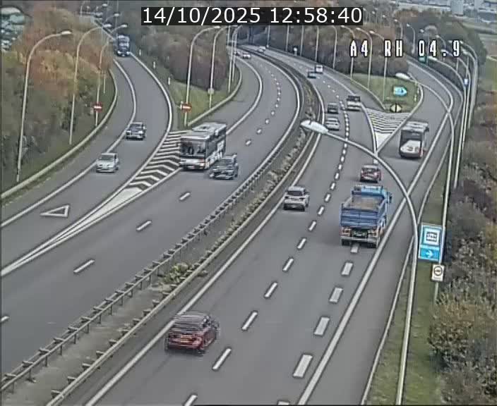 Traffic live webcam Luxembourg Leudelange - A4 - BK 4.9 - direction Luxembourg