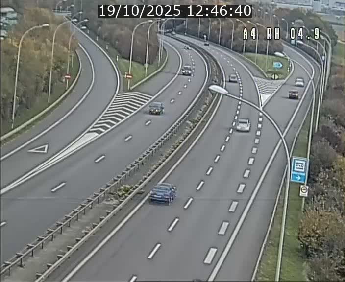 Traffic live webcam Luxembourg Leudelange - A4 - BK 4.9 - direction Luxembourg