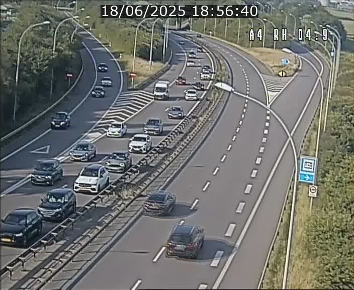 <h2>Traffic live webcam Luxembourg Leudelange - A4 - BK 4.9 - direction Luxembourg</h2>