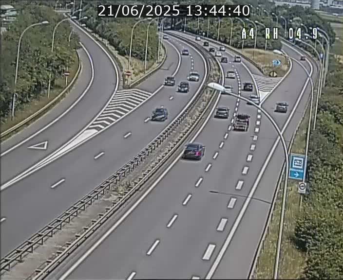 <h2>Traffic live webcam Luxembourg Leudelange - A4 - BK 4.9 - direction Luxembourg</h2>