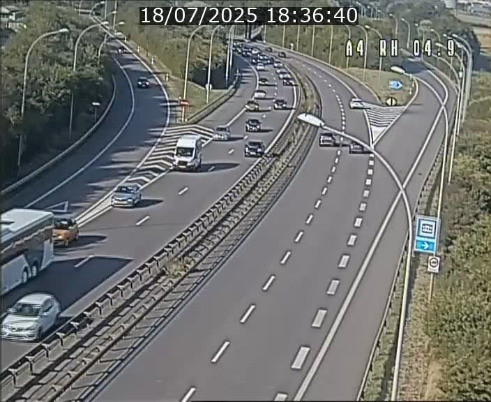 <h2>Traffic live webcam Luxembourg Leudelange - A4 - BK 4.9 - direction Luxembourg</h2>