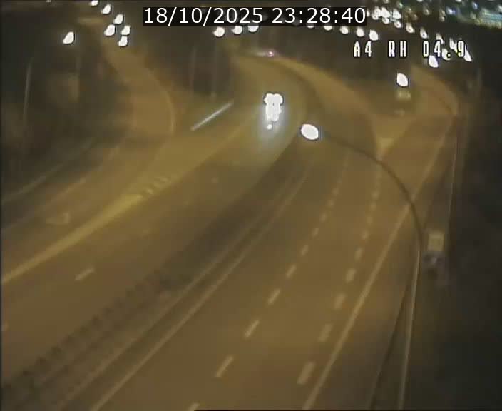 <h2>Traffic live webcam Luxembourg Leudelange - A4 - BK 4.9 - direction Luxembourg</h2>