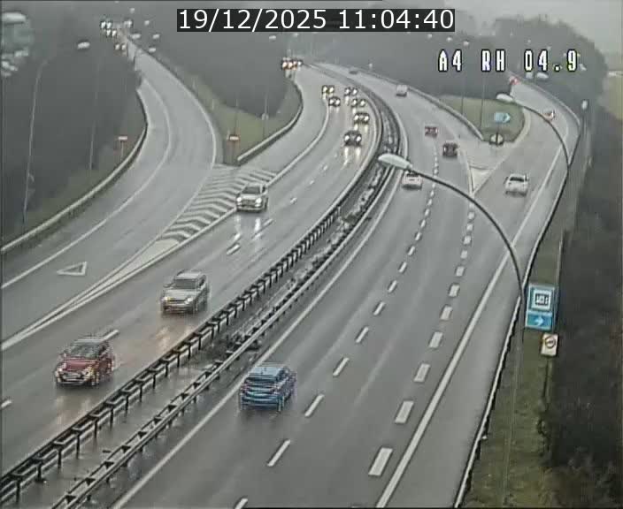 <h2>Traffic live webcam Luxembourg Leudelange - A4 - BK 4.9 - direction Luxembourg</h2>