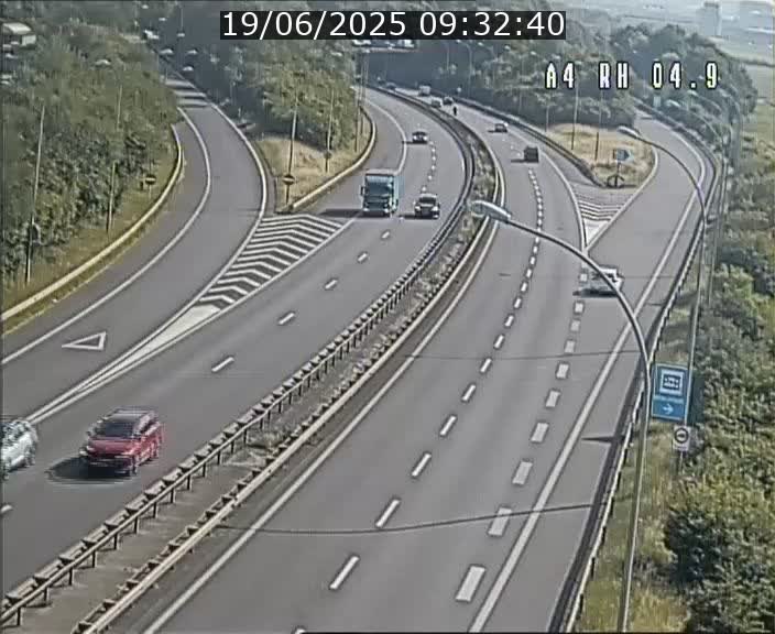 <h2>Traffic live webcam Luxembourg Leudelange - A4 - BK 4.9 - direction Luxembourg</h2>