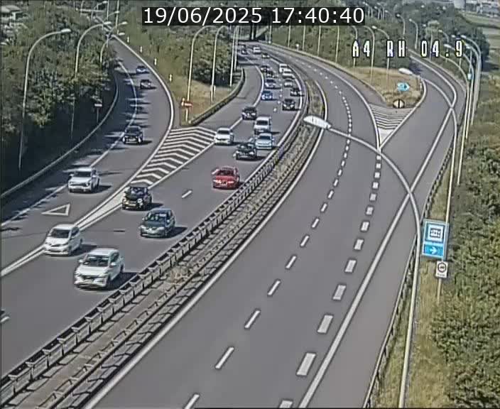 <h2>Traffic live webcam Luxembourg Leudelange - A4 - BK 4.9 - direction Luxembourg</h2>
