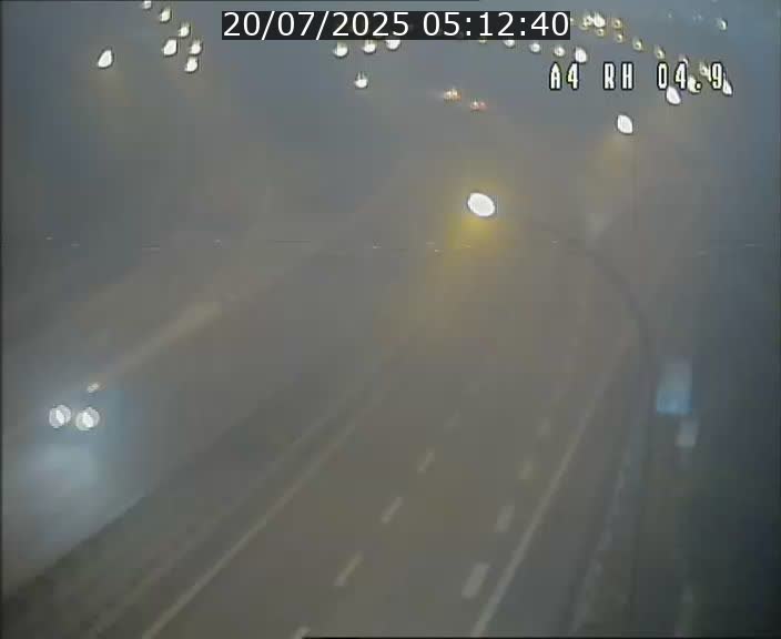 <h2>Traffic live webcam Luxembourg Leudelange - A4 - BK 4.9 - direction Luxembourg</h2>