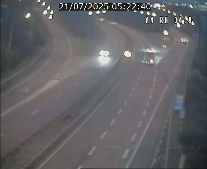 <h2>Traffic live webcam Luxembourg Leudelange - A4 - BK 4.9 - direction Luxembourg</h2>