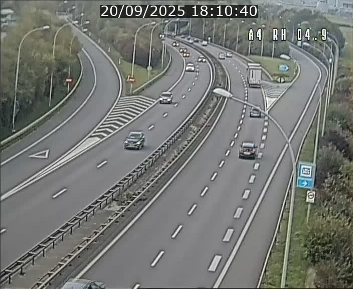 Traffic live webcam Luxembourg Leudelange - A4 - BK 4.9 - direction Luxembourg