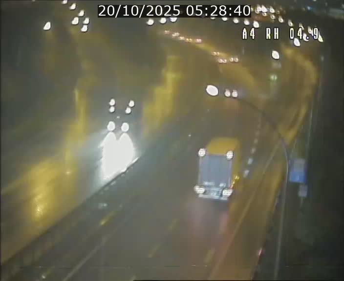 <h2>Traffic live webcam Luxembourg Leudelange - A4 - BK 4.9 - direction Luxembourg</h2>