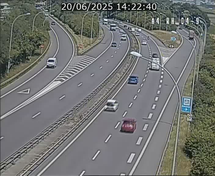<h2>Traffic live webcam Luxembourg Leudelange - A4 - BK 4.9 - direction Luxembourg</h2>