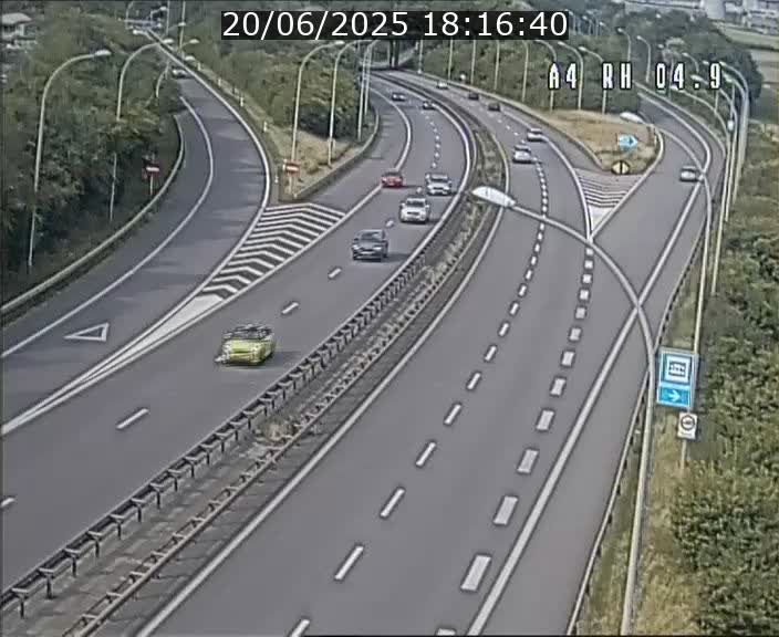 <h2>Traffic live webcam Luxembourg Leudelange - A4 - BK 4.9 - direction Luxembourg</h2>
