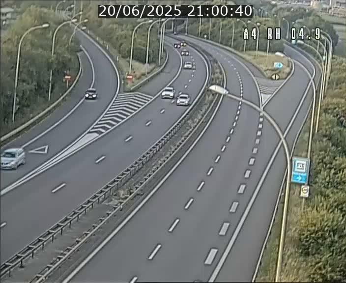 <h2>Traffic live webcam Luxembourg Leudelange - A4 - BK 4.9 - direction Luxembourg</h2>