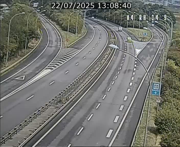 <h2>Traffic live webcam Luxembourg Leudelange - A4 - BK 4.9 - direction Luxembourg</h2>
