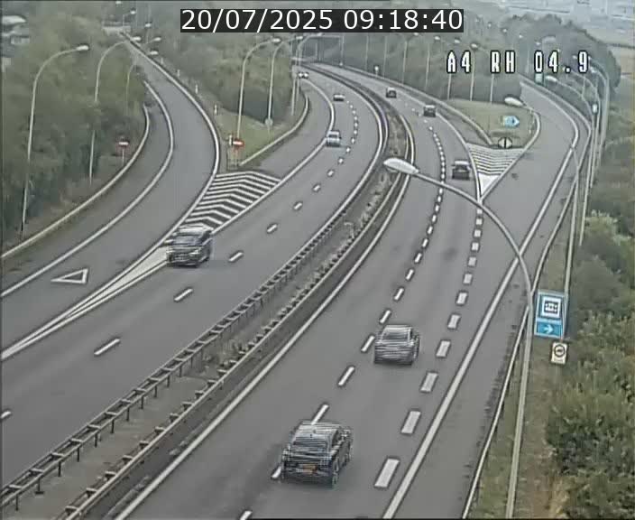 <h2>Traffic live webcam Luxembourg Leudelange - A4 - BK 4.9 - direction Luxembourg</h2>