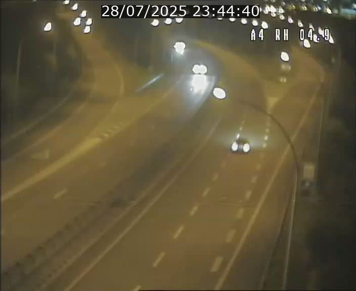 <h2>Traffic live webcam Luxembourg Leudelange - A4 - BK 4.9 - direction Luxembourg</h2>